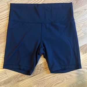 Lululemon Wunder Train Shorts size 14 black